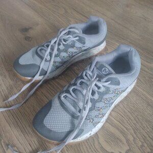 Merrell size 8.5 women's gray shoes